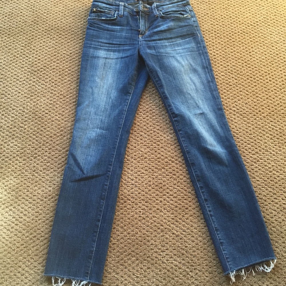 Joe’s raw hem straight jeans, Sz 25